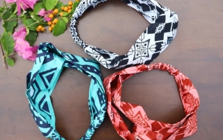 HEADBAND WITH BUTTONS