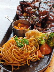 Pate grillhouse  western sizzling , steak lamb